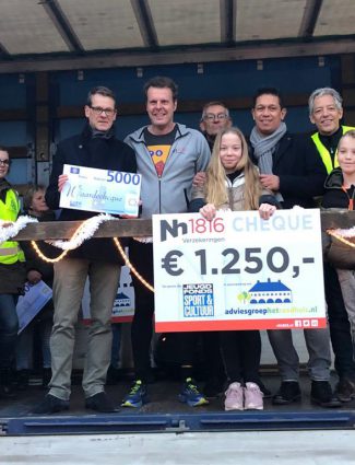 Santa Run levert €6250 op voor het Jeugdfonds Sport en Cultuur Noord-Holland