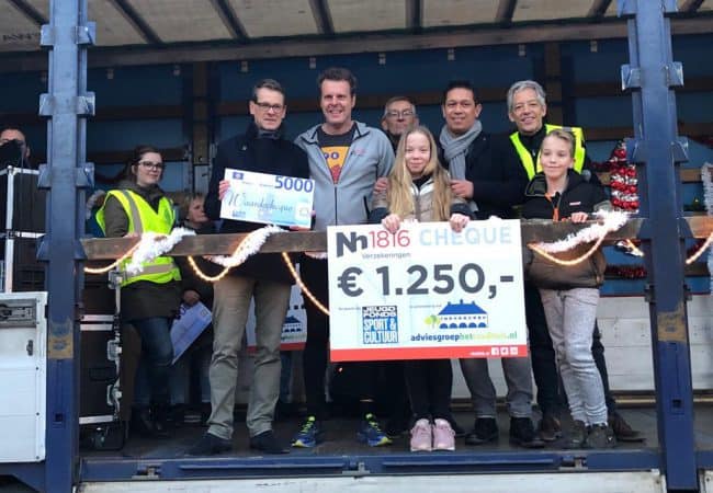 Santa Run levert €6250 op voor het Jeugdfonds Sport en Cultuur Noord-Holland