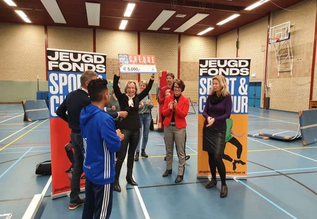 Rabobank Waterland en omstreken doneert €5000 aan jeugdfonds sport en cultuur