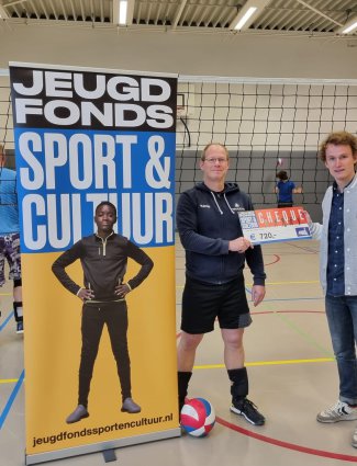 Uitreiking cheque Majella